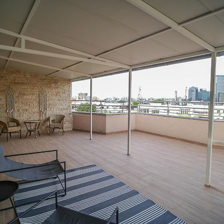 Penthouse With Huge Rooftop Terrace & City View บูคาเรสต์ ภายนอก รูปภาพ
