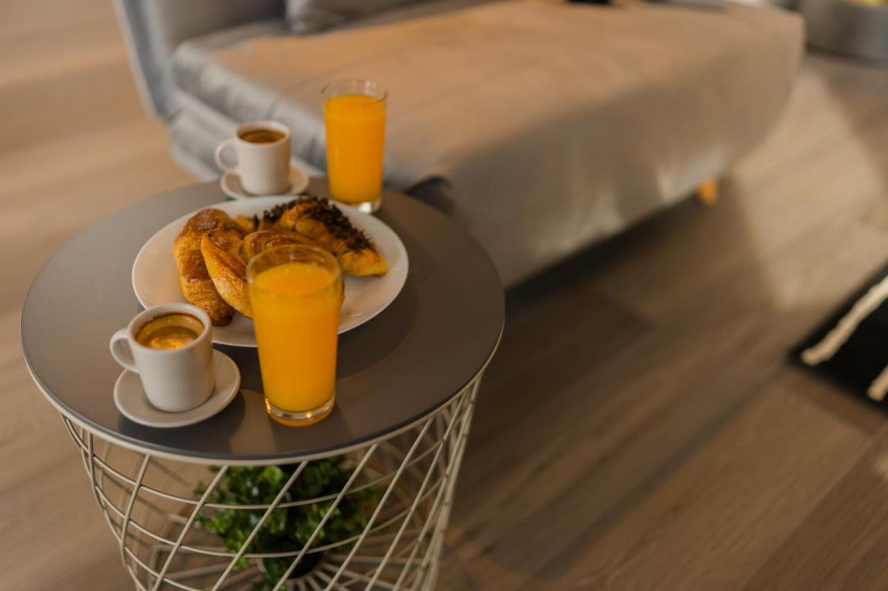 Penthouse With Huge Rooftop Terrace & City View บูคาเรสต์ ภายนอก รูปภาพ