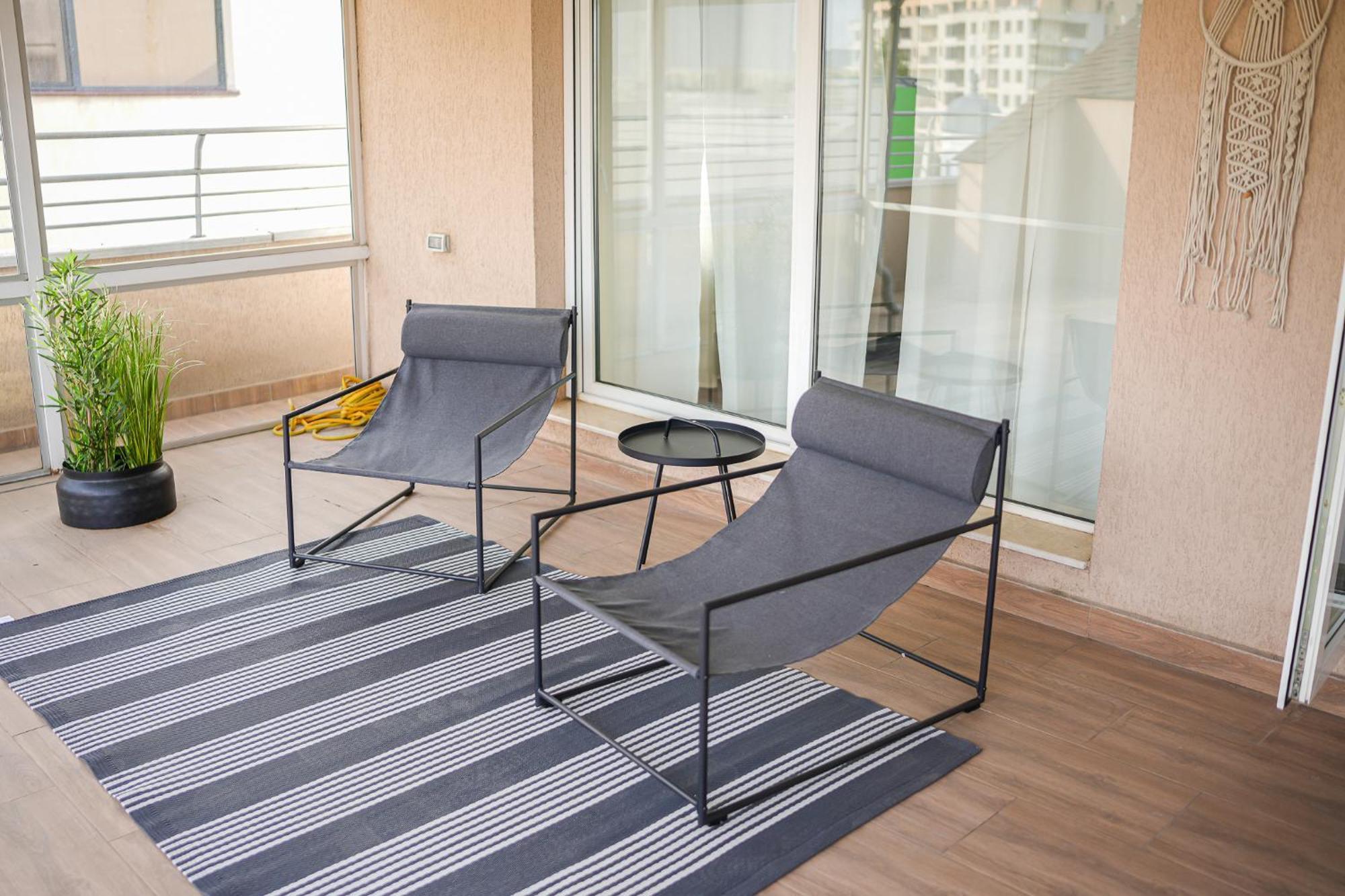 Penthouse With Huge Rooftop Terrace & City View บูคาเรสต์ ภายนอก รูปภาพ