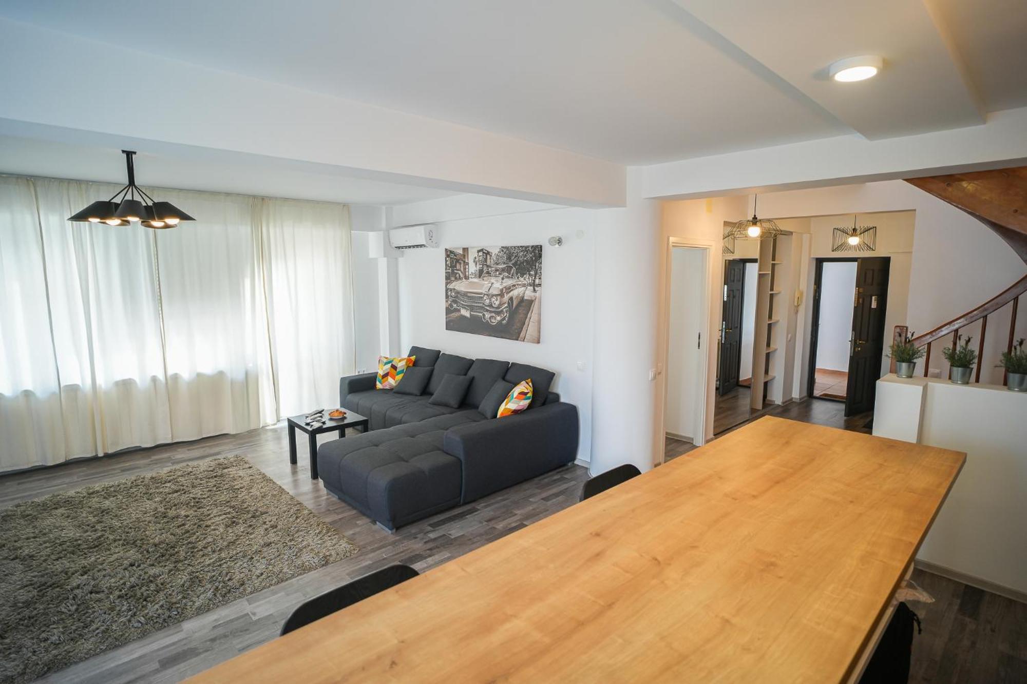Penthouse With Huge Rooftop Terrace & City View บูคาเรสต์ ภายนอก รูปภาพ