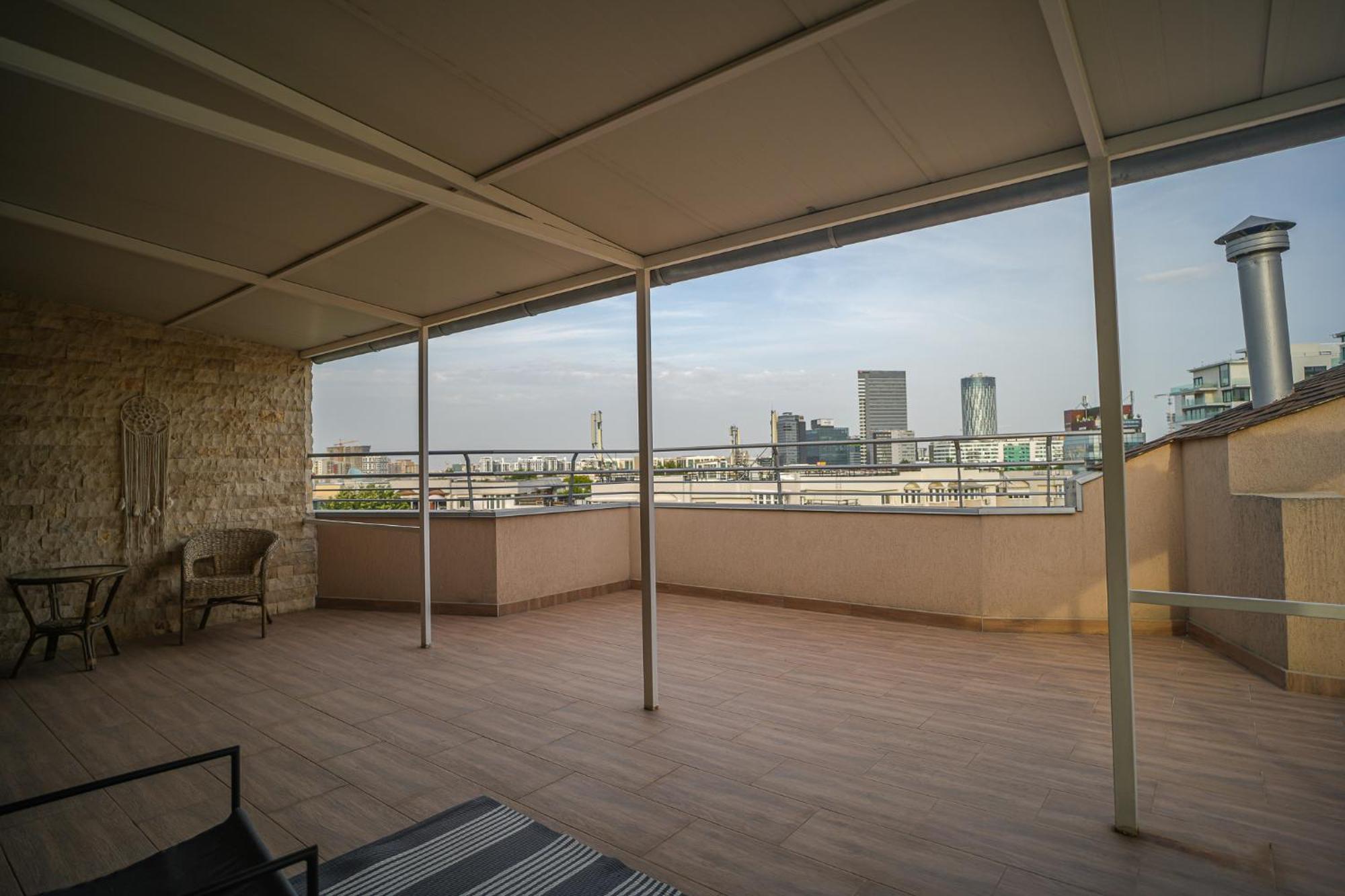 Penthouse With Huge Rooftop Terrace & City View บูคาเรสต์ ภายนอก รูปภาพ