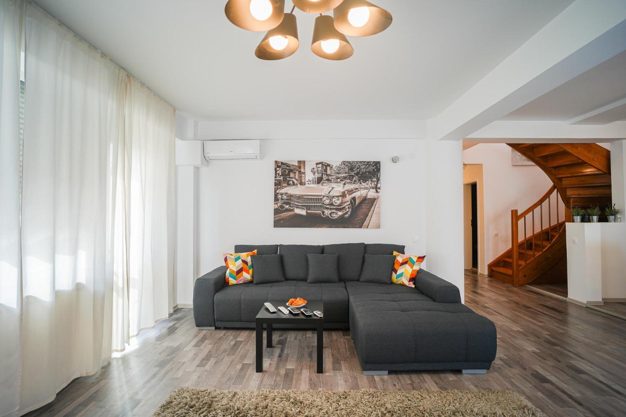Penthouse With Huge Rooftop Terrace & City View บูคาเรสต์ ภายนอก รูปภาพ