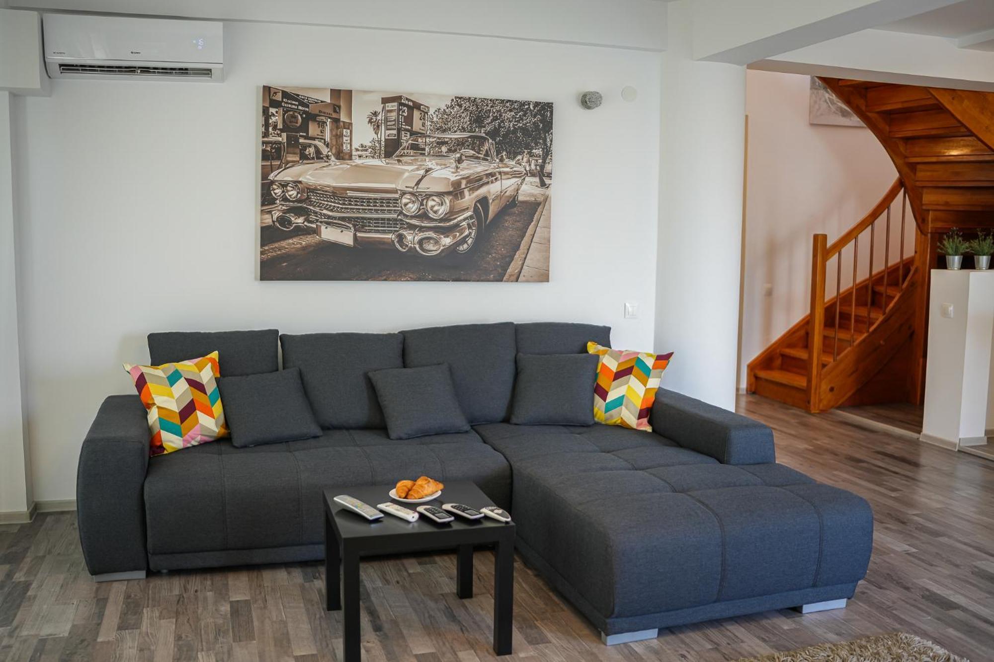 Penthouse With Huge Rooftop Terrace & City View บูคาเรสต์ ภายนอก รูปภาพ