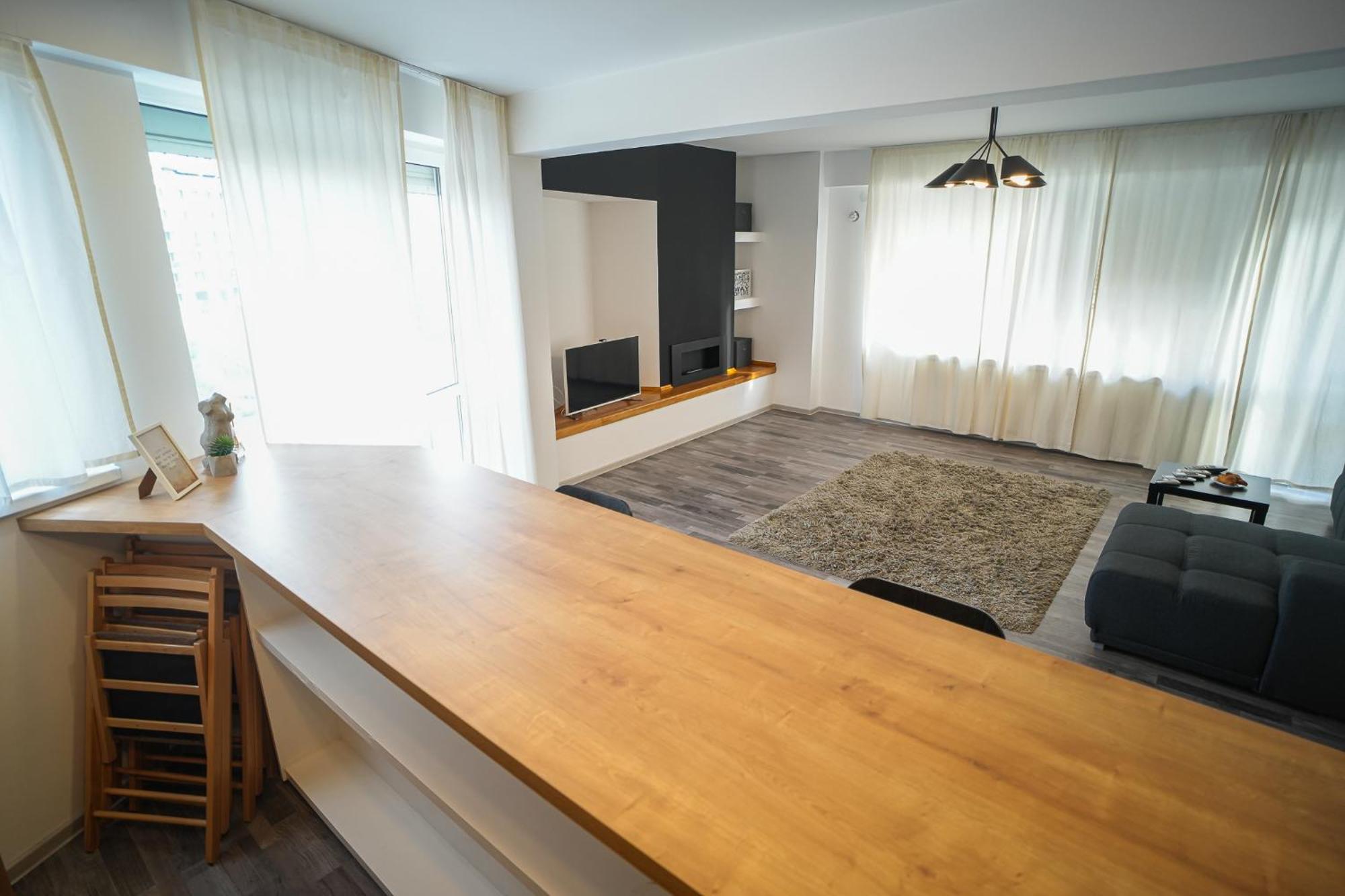 Penthouse With Huge Rooftop Terrace & City View บูคาเรสต์ ภายนอก รูปภาพ