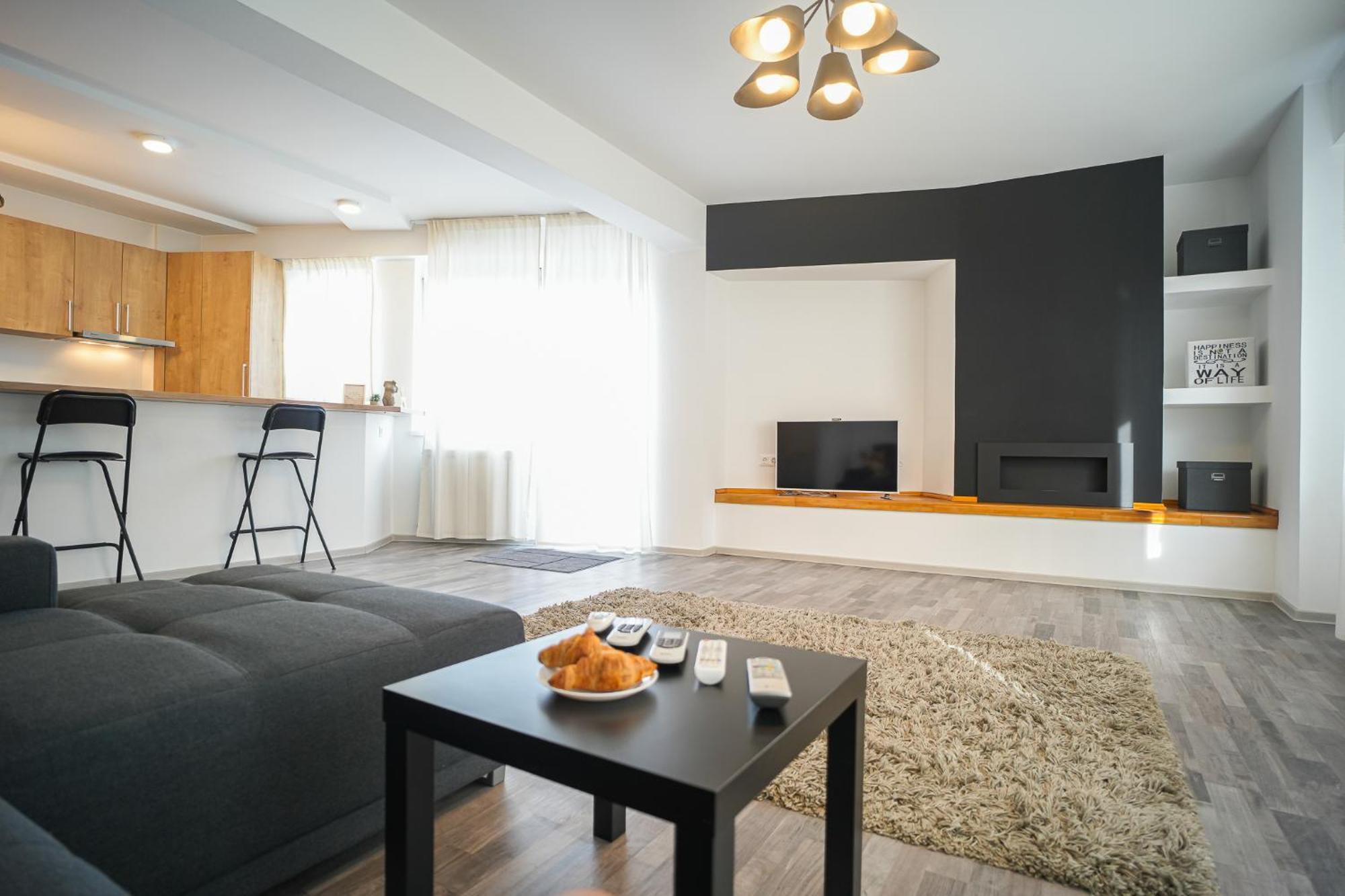 Penthouse With Huge Rooftop Terrace & City View บูคาเรสต์ ภายนอก รูปภาพ