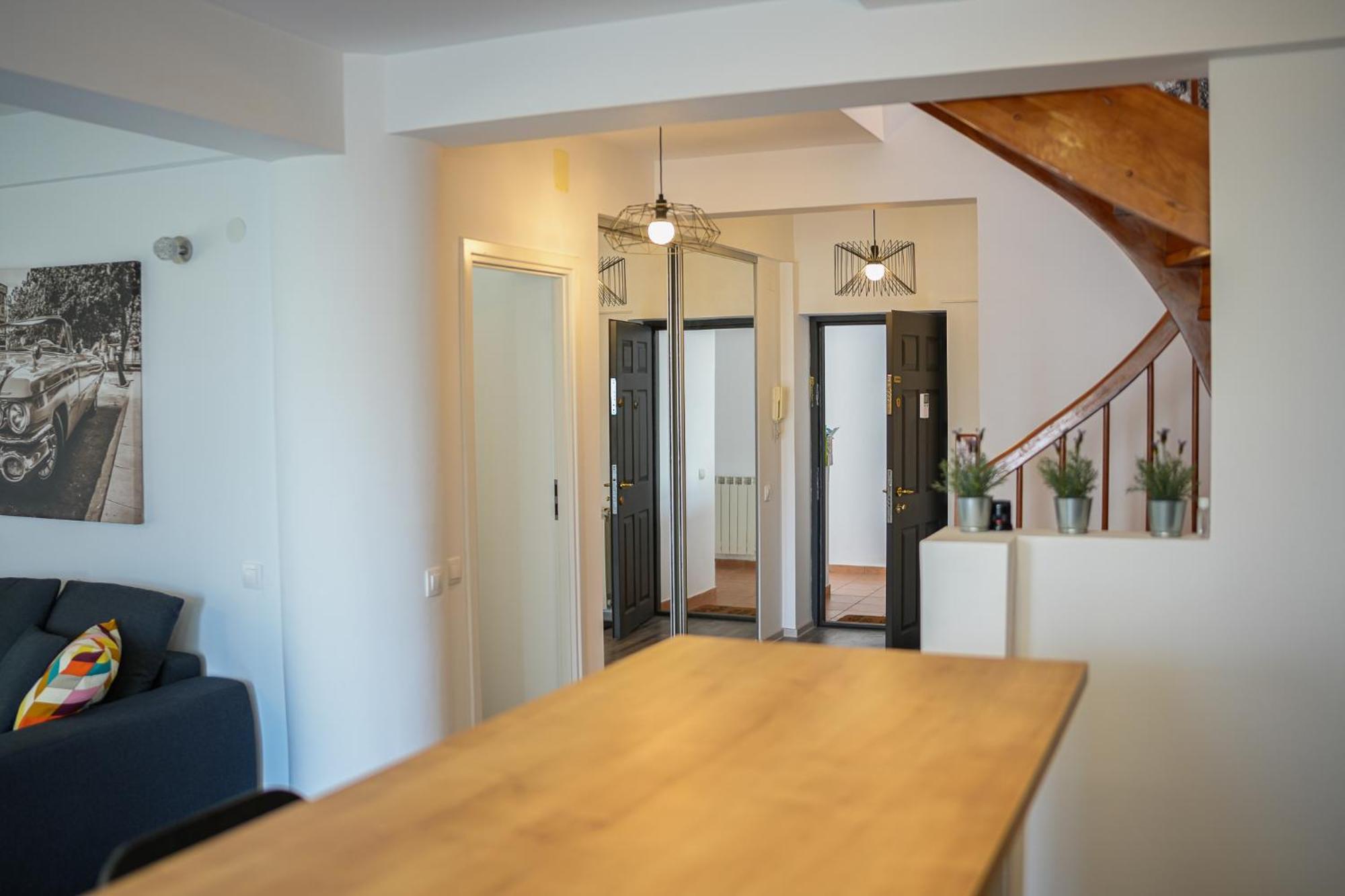 Penthouse With Huge Rooftop Terrace & City View บูคาเรสต์ ภายนอก รูปภาพ