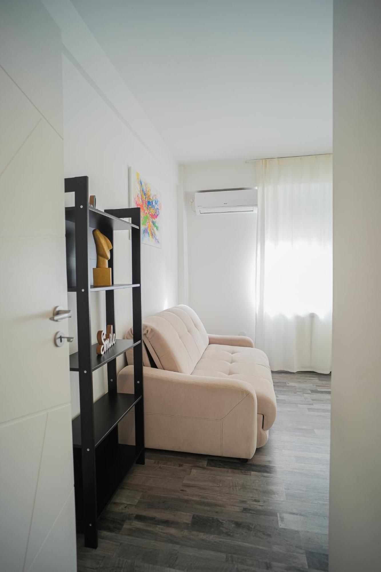Penthouse With Huge Rooftop Terrace & City View บูคาเรสต์ ภายนอก รูปภาพ